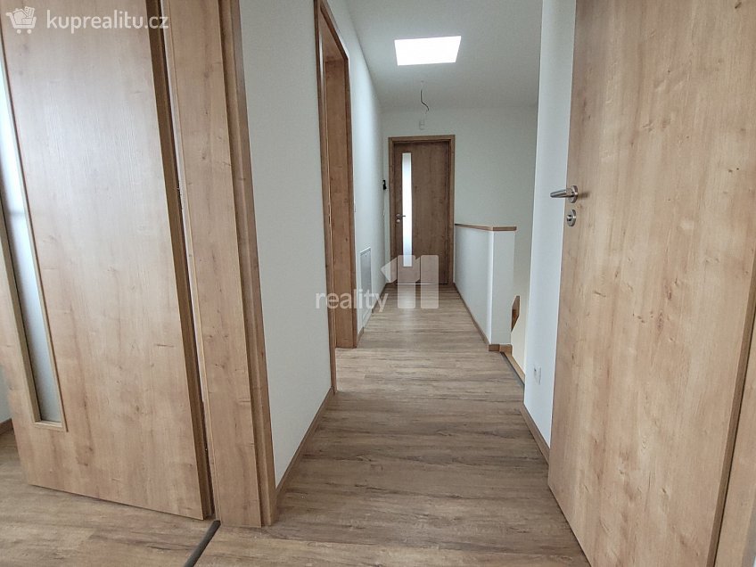 Prodej  rodinného domu 353 m^2 Pechlátova, Kladno 