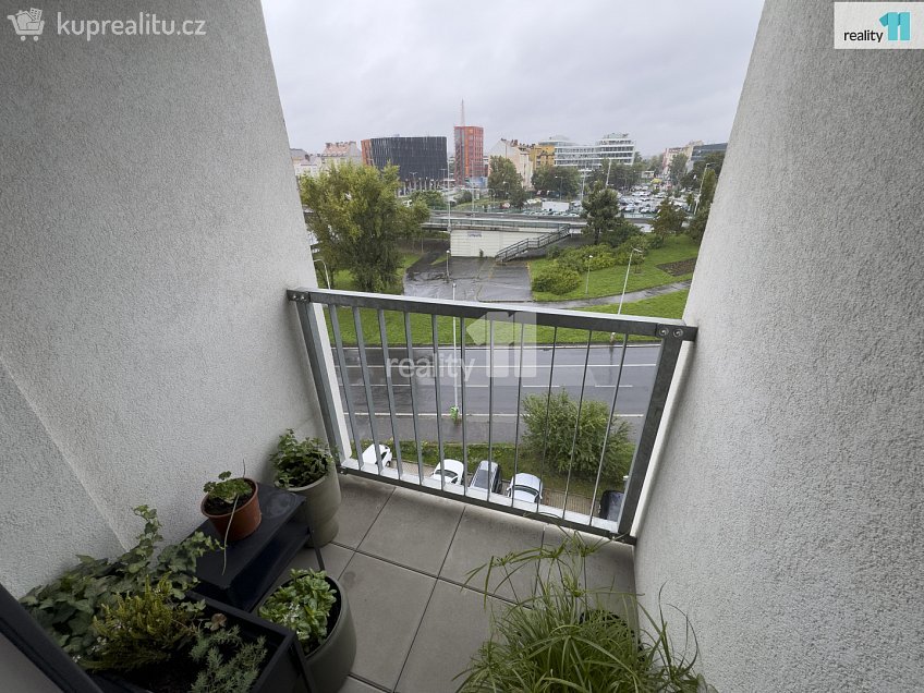 Prodej bytu 2+kk 49 m^2 V závětří, Praha 7 