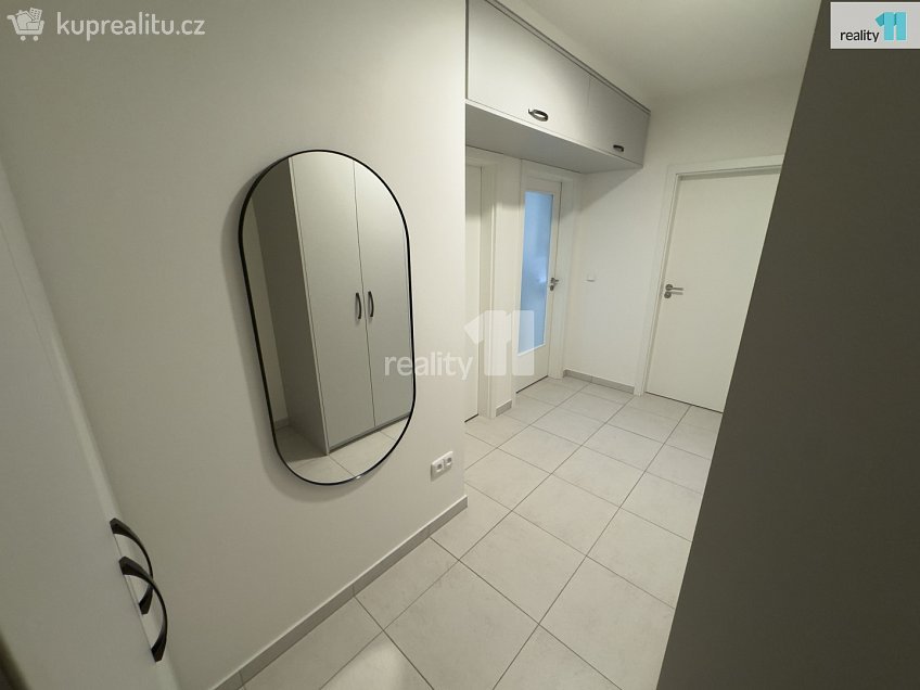 Prodej bytu 2+kk 49 m^2 V závětří, Praha 7 