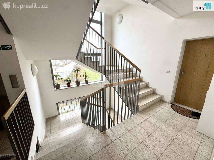 Pronájem bytu 2+kk 57 m^2 Smíchovská, Praha 13 