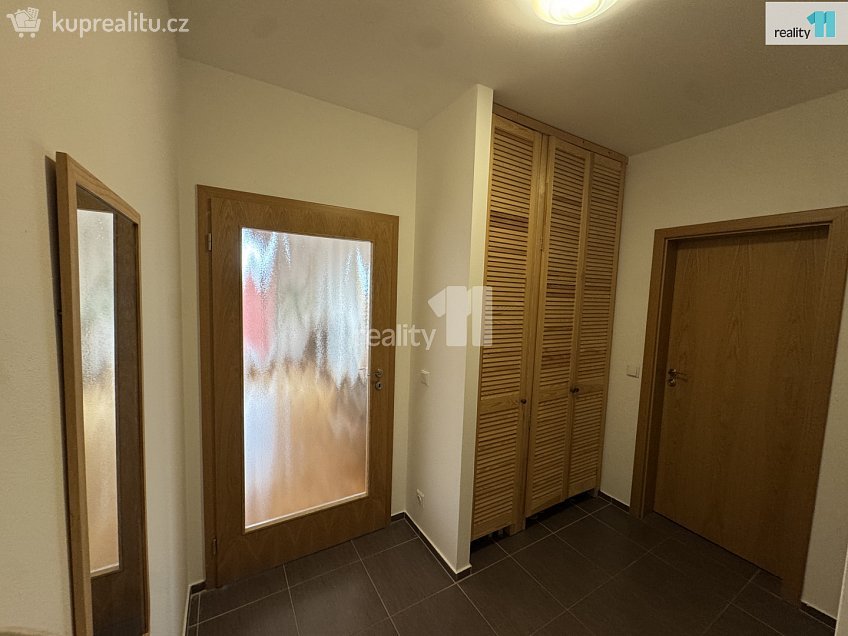 Pronájem bytu 2+kk 57 m^2 Smíchovská, Praha 13 