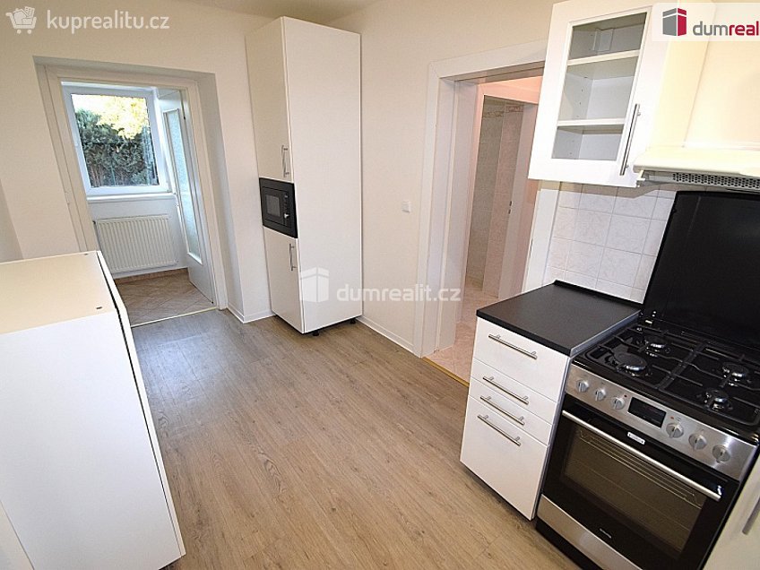 Pronájem  rodinného domu 150 m^2 Na Veselí, Jesenice 