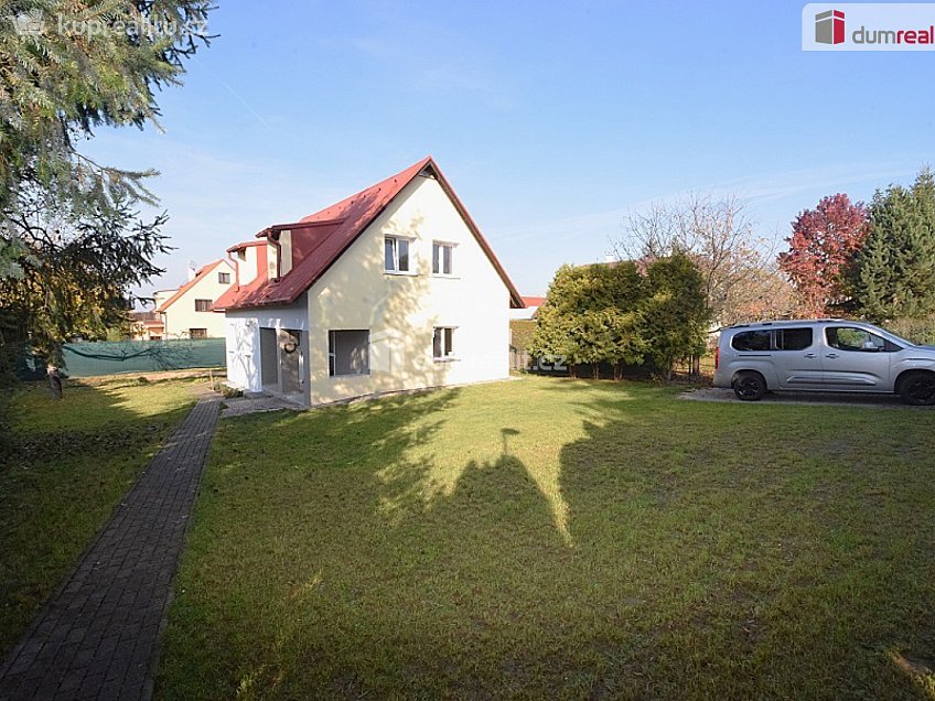 Pronájem  rodinného domu 150 m^2 Na Veselí, Jesenice 