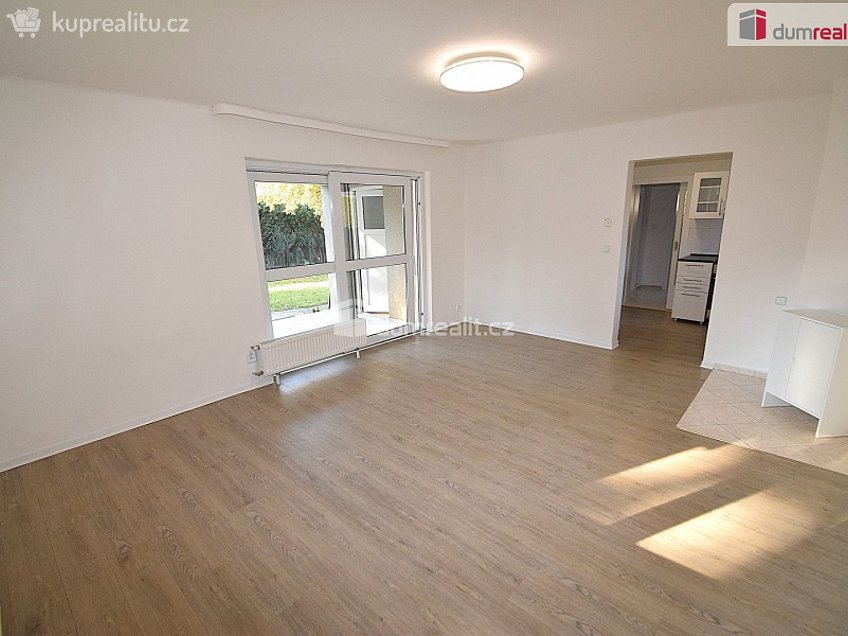 Pronájem  rodinného domu 150 m^2 Na Veselí, Jesenice 