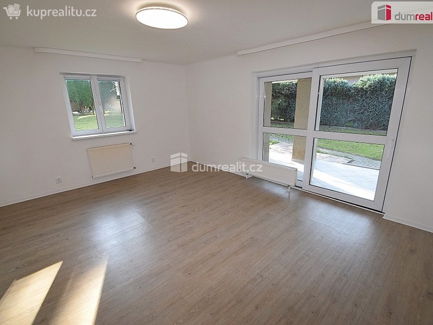 Pronájem  rodinného domu 150 m^2 Na Veselí, Jesenice 