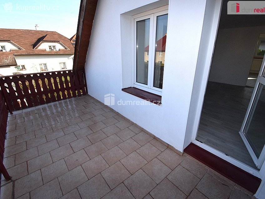 Pronájem  rodinného domu 150 m^2 Na Veselí, Jesenice 