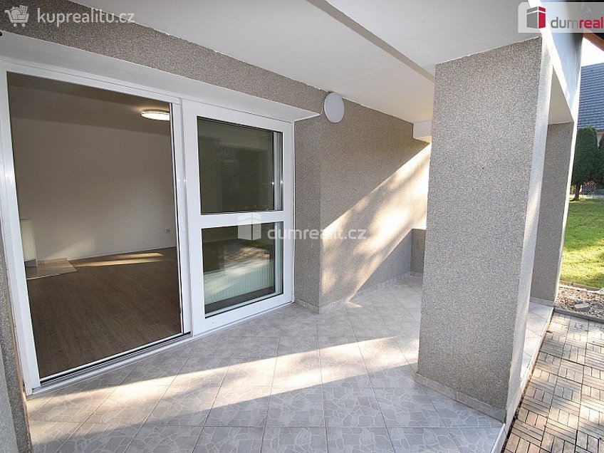 Pronájem  rodinného domu 150 m^2 Na Veselí, Jesenice 