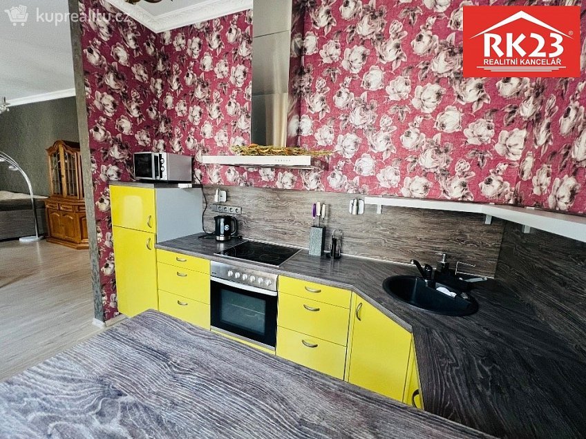 Pronájem bytu 2+kk 66 m^2 Mladějovského, Mariánské Lázně 