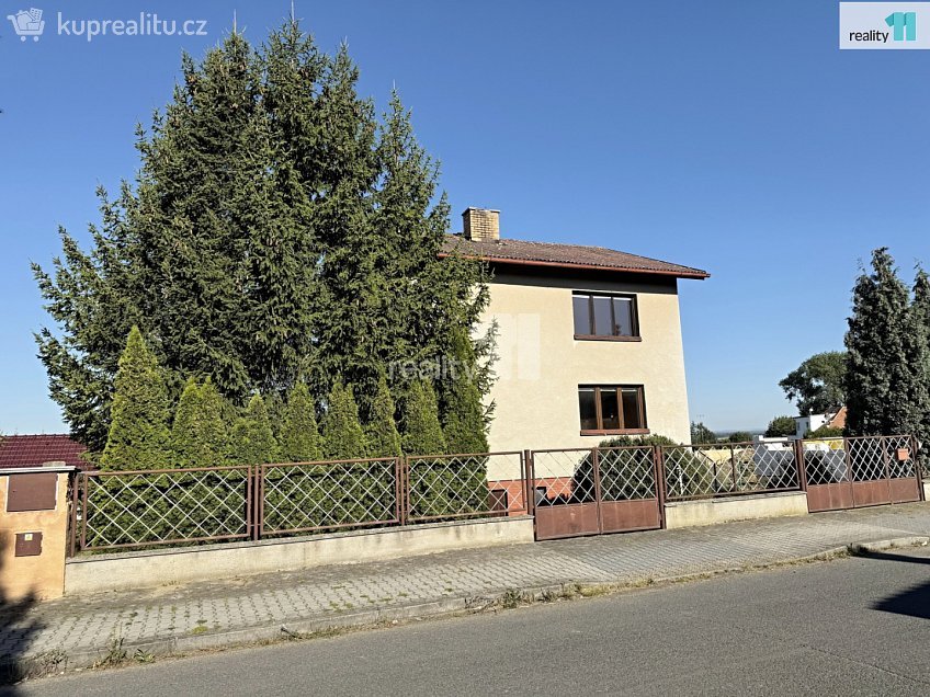 Prodej  rodinného domu 178 m^2 U Stadionu, Chlumčany 