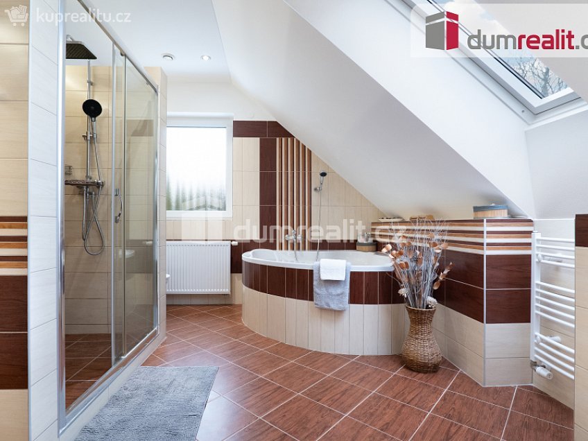 Prodej  rodinného domu 179 m^2 Thomayerova, Říčany 