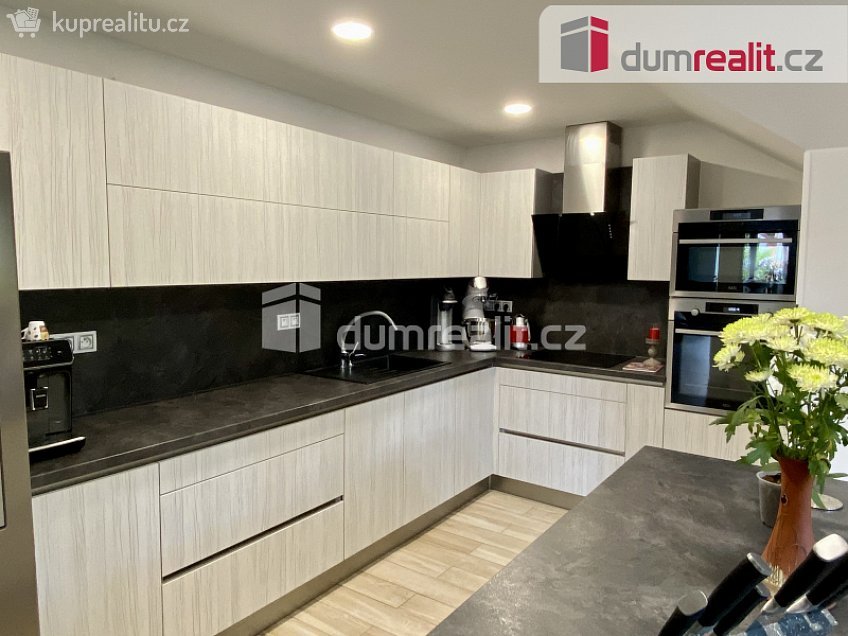 Pronájem bytu 4+kk 202 m^2 třída Vítězství, Mariánské Lázně 