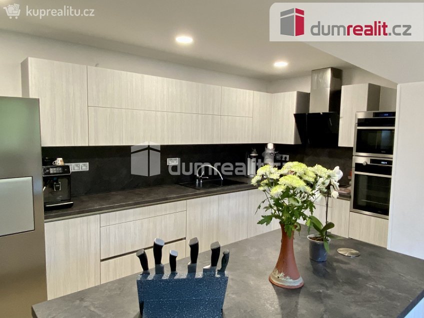 Pronájem bytu 4+kk 202 m^2 třída Vítězství, Mariánské Lázně 