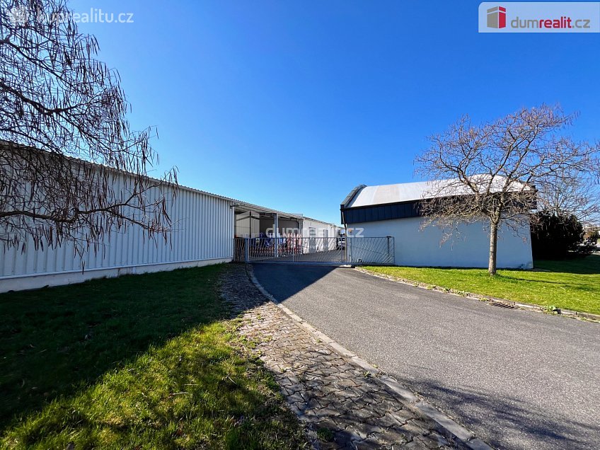 Pronájem  obchodních prostor 342 m^2 Jaktáře, Uherské Hradiště 