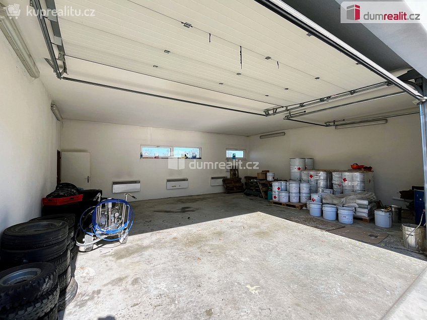 Pronájem  obchodních prostor 342 m^2 Jaktáře, Uherské Hradiště 