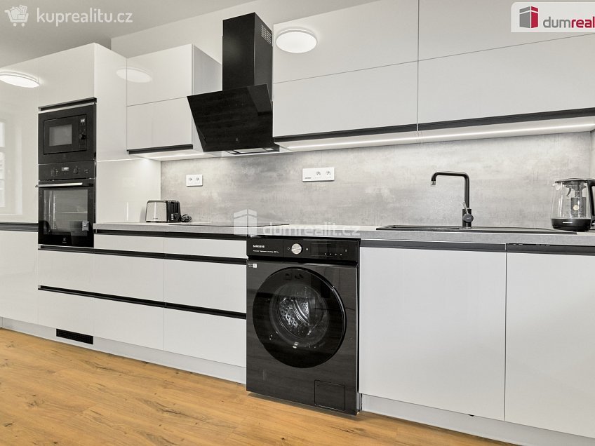 Prodej bytu 3+kk 90 m^2 nábřeží Jana Palacha, Karlovy Vary 