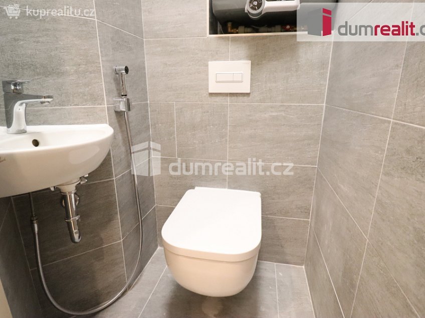 Prodej bytu 3+kk 90 m^2 nábřeží Jana Palacha, Karlovy Vary 