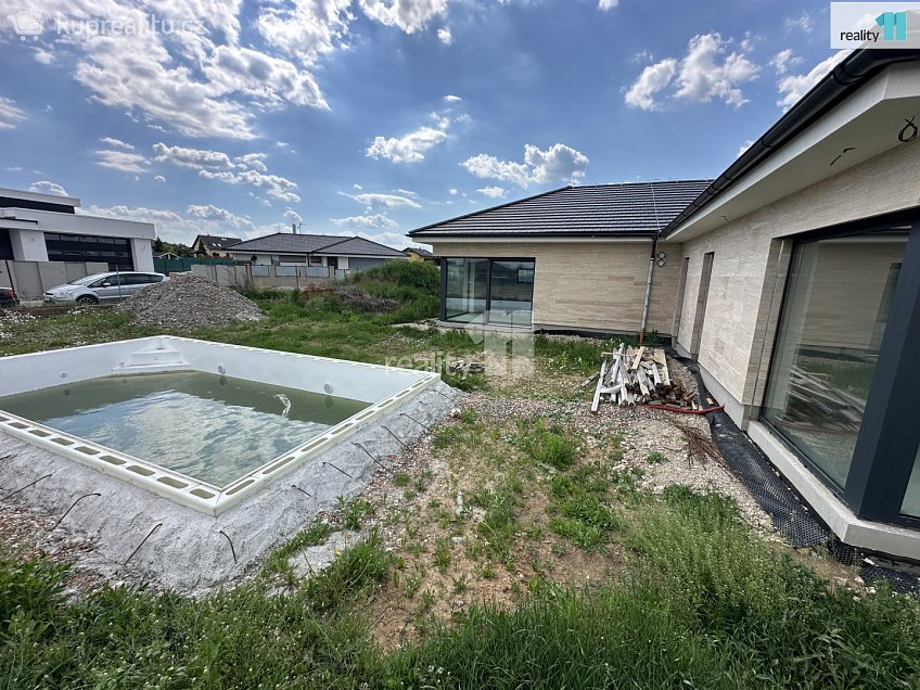 Prodej  rodinného domu 302 m^2 V Kukli, Křenice 