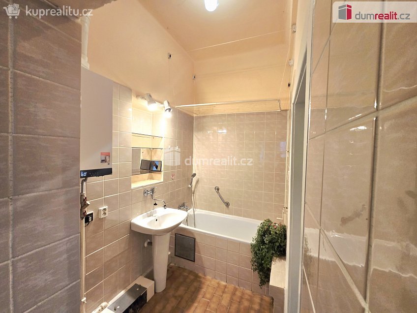 Prodej bytu 3+1 90 m^2 Janovského, Praha 7 