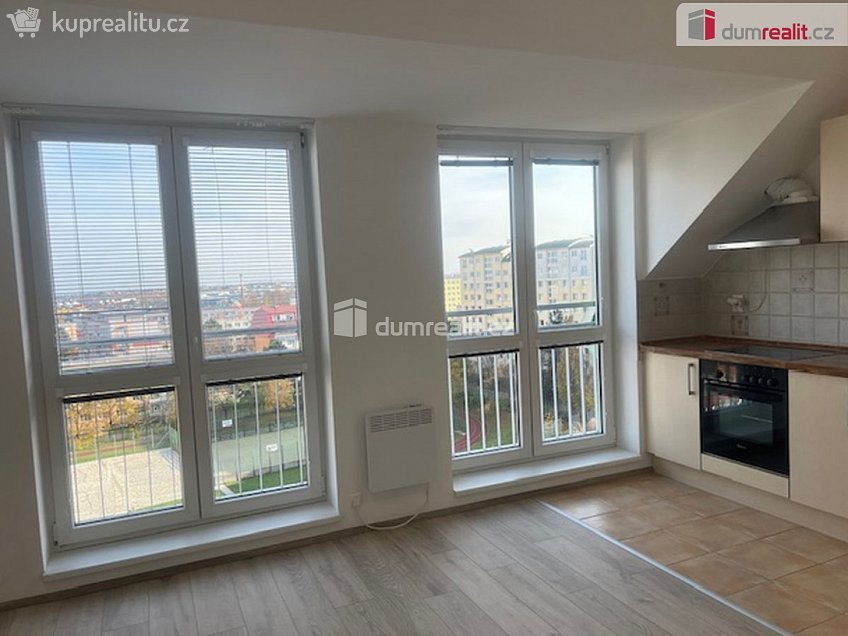 Pronájem bytu 2+kk 43 m^2 Tupolevova, Praha 18 