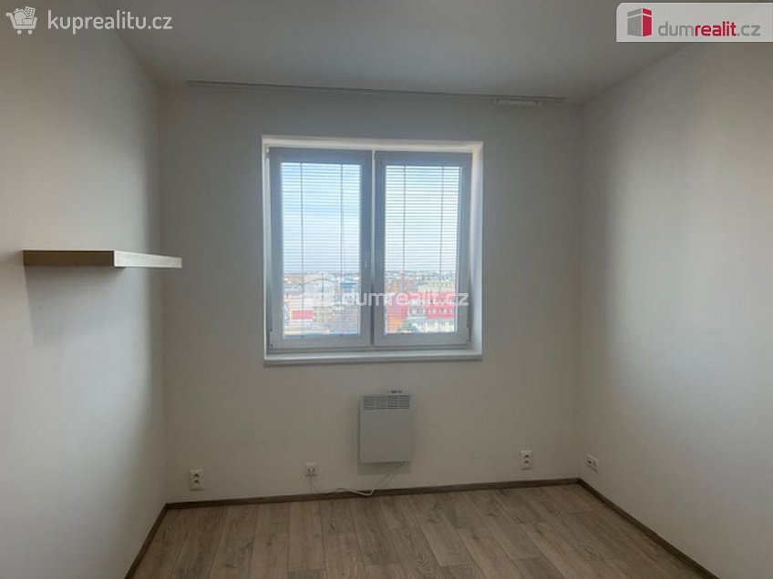 Pronájem bytu 2+kk 43 m^2 Tupolevova, Praha 18 