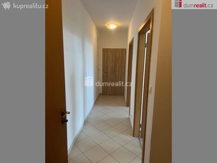 Pronájem bytu 2+kk 43 m^2 Tupolevova, Praha 18 