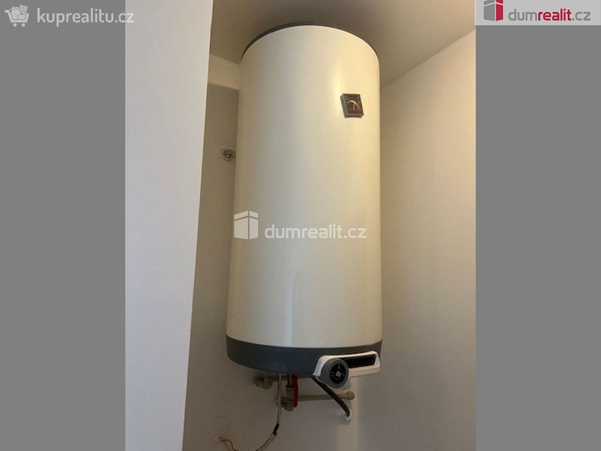 Pronájem bytu 2+kk 43 m^2 Tupolevova, Praha 18 