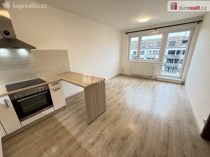 Pronájem bytu 2+kk 50 m^2 Hugo Haase, Praha 5 