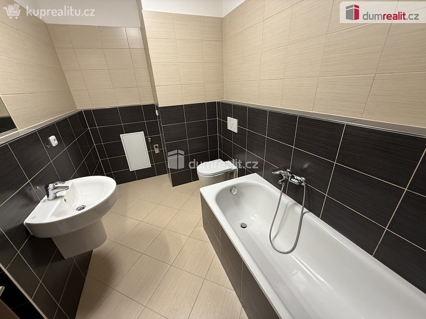 Pronájem bytu 2+kk 50 m^2 Hugo Haase, Praha 5 