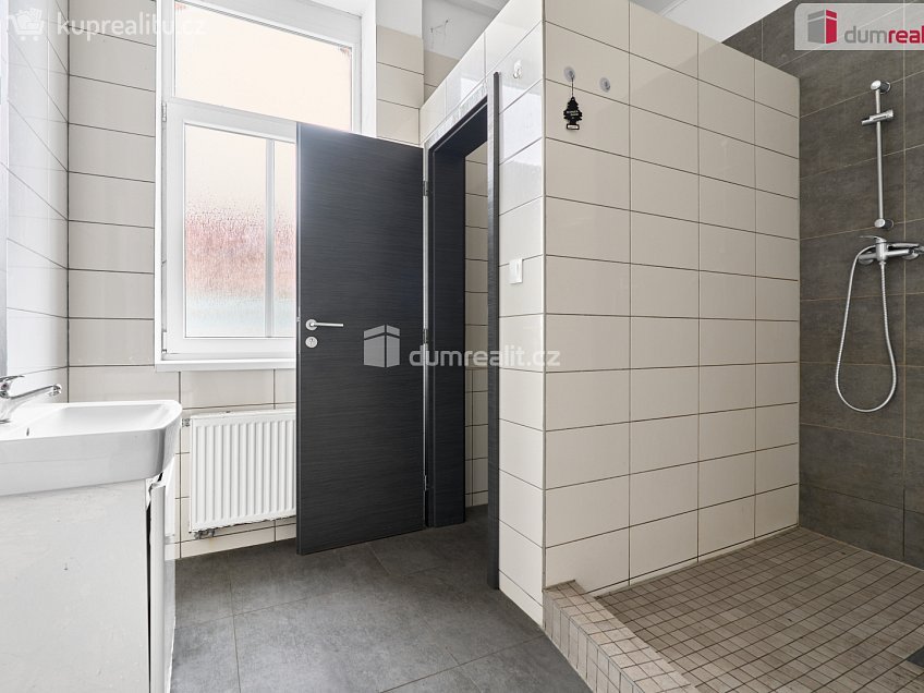 Prodej  činžovního domu 980 m^2 Sokolovská, Karlovy Vary 