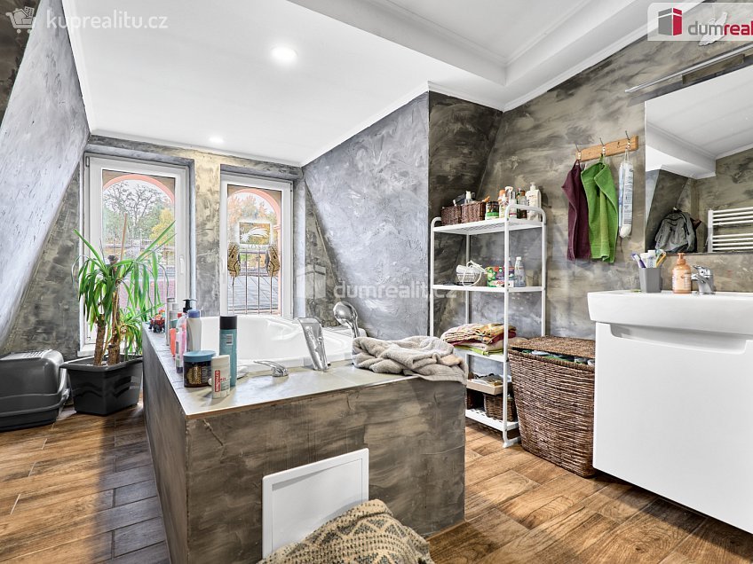 Prodej  činžovního domu 980 m^2 Sokolovská, Karlovy Vary 