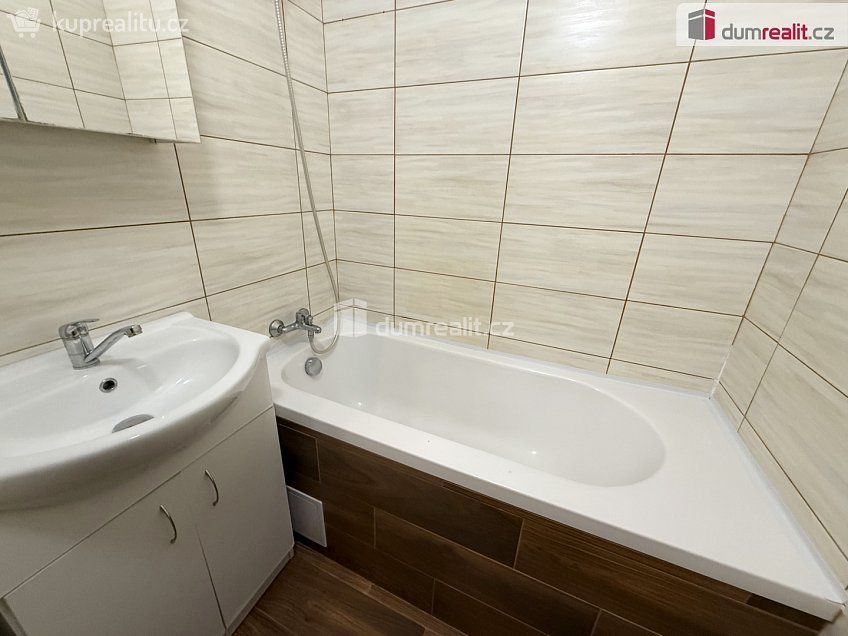 Pronájem bytu 2+1 53 m^2 Školská čtvrť, Frenštát pod Radhoštěm 