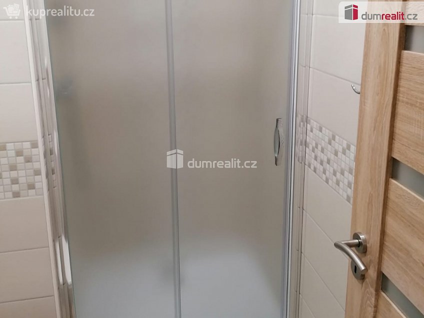 Pronájem bytu 1+kk 26 m^2 Kubelíkova, Mariánské Lázně 