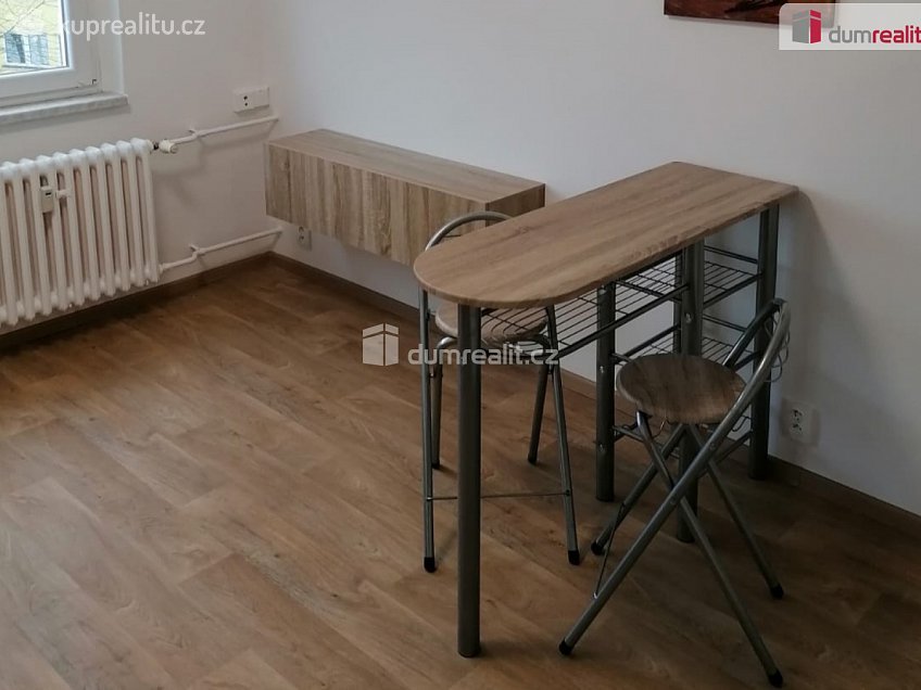 Pronájem bytu 1+kk 26 m^2 Kubelíkova, Mariánské Lázně 