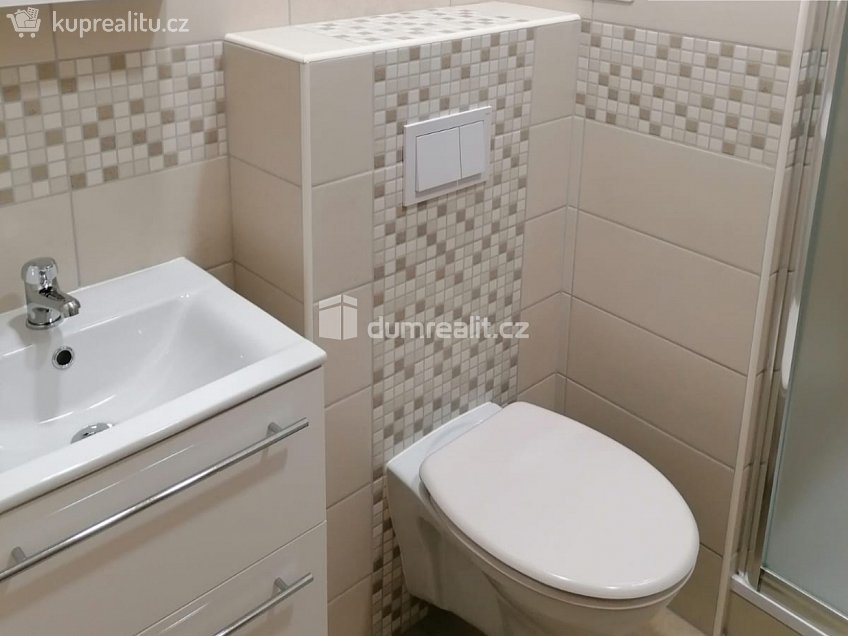 Pronájem bytu 1+kk 26 m^2 Kubelíkova, Mariánské Lázně 