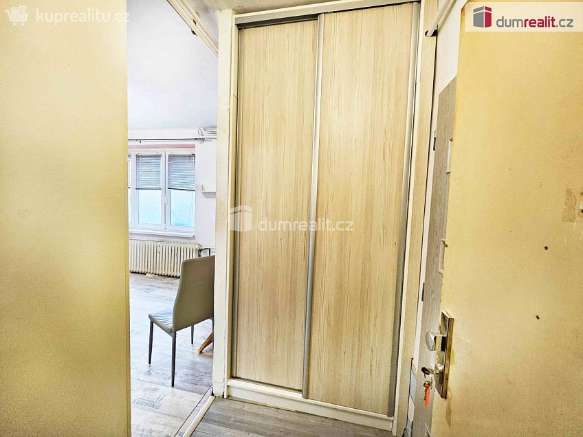 Pronájem bytu 1+kk 24 m^2 Kostelní, Lovosice 