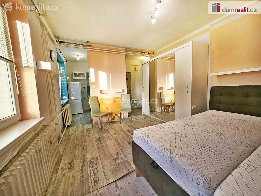 Pronájem bytu 1+kk 24 m^2 Kostelní, Lovosice 