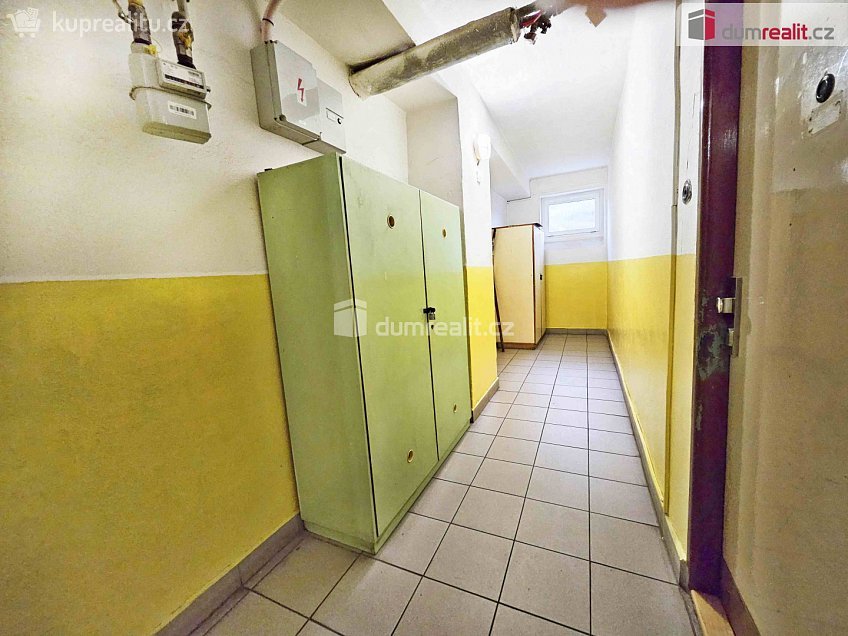 Pronájem bytu 1+kk 24 m^2 Kostelní, Lovosice 