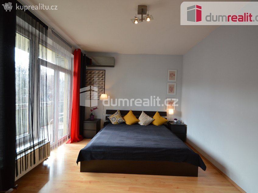 Pronájem bytu 1+kk 52 m^2 Na Hřebenkách, Praha 5 