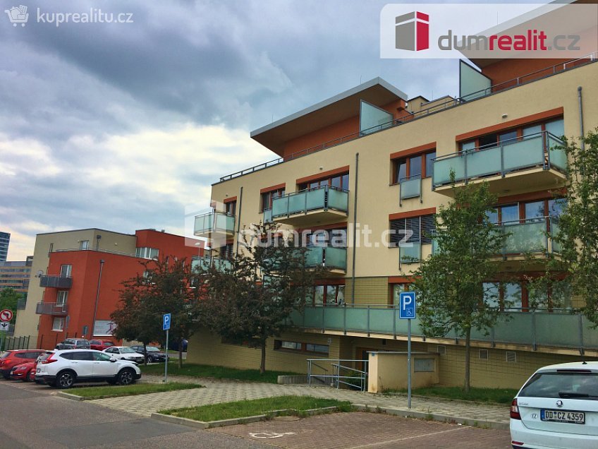 Pronájem bytu 2+kk 77 m^2 U panské zahrady, Praha 5 