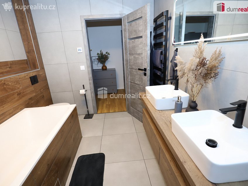 Prodej  rodinného domu 140 m^2 Chlumeček, Cheb 