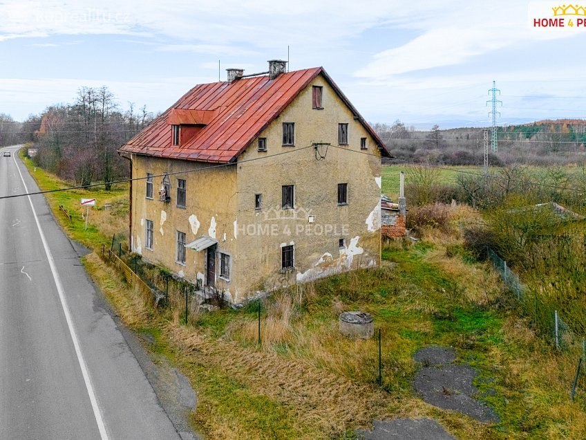 Prodej  rodinného domu 300 m^2 Hory, Hory 