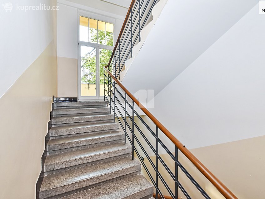 Prodej bytu 2+kk 37 m^2 Zoubkova, Praha 5 