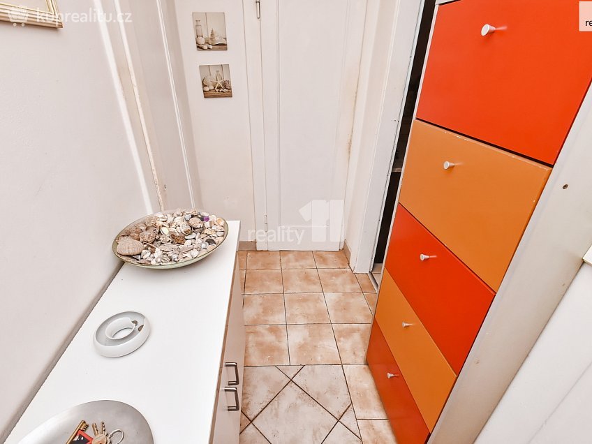 Prodej bytu 2+kk 37 m^2 Zoubkova, Praha 5 