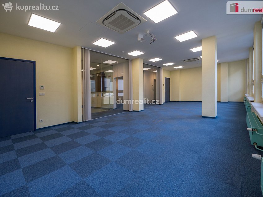 Pronájem  kanceláře 2300 m^2 Jeronýmova, České Budějovice 