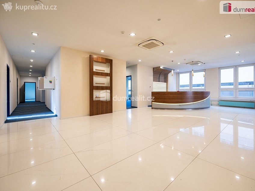 Pronájem  kanceláře 2300 m^2 Jeronýmova, České Budějovice 