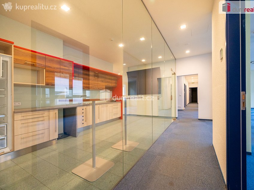 Pronájem  kanceláře 2300 m^2 Jeronýmova, České Budějovice 