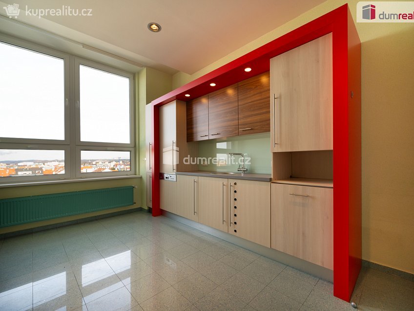 Pronájem  kanceláře 2300 m^2 Jeronýmova, České Budějovice 