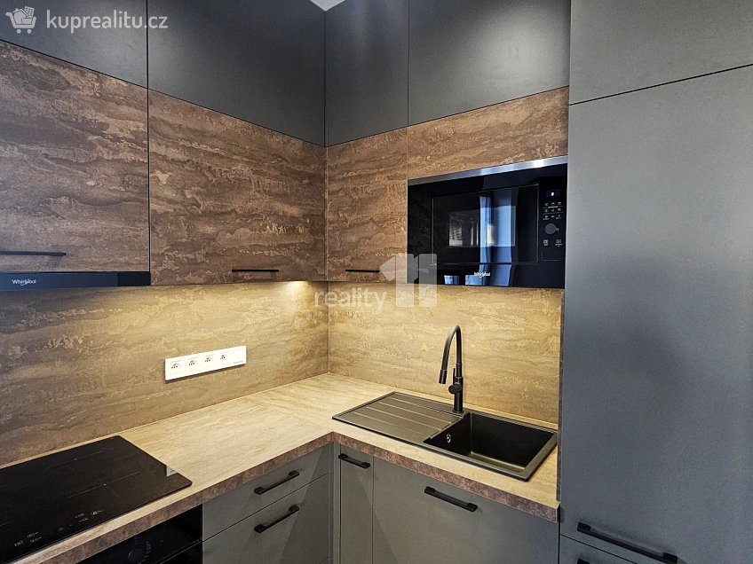 Pronájem bytu 1+kk 30 m^2 Plk. Loudy, Kutná Hora 