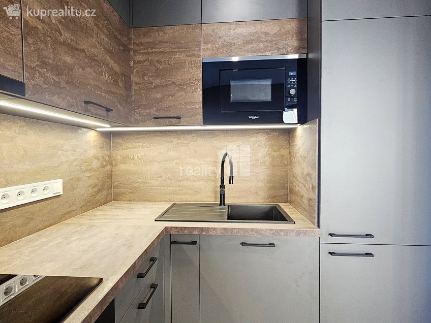 Pronájem bytu 1+kk 30 m^2 Plk. Loudy, Kutná Hora 