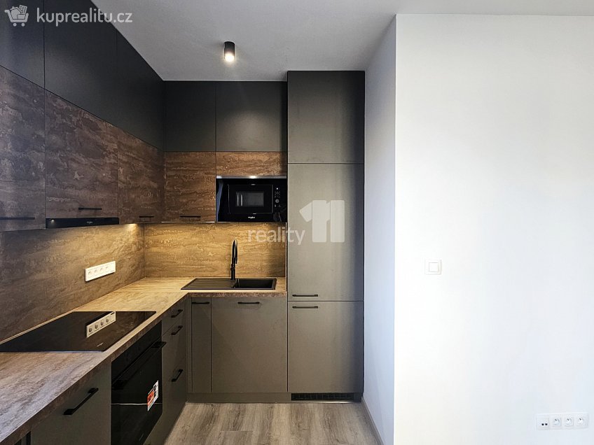 Pronájem bytu 1+kk 30 m^2 Plk. Loudy, Kutná Hora 